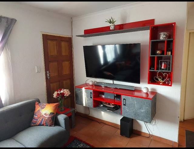 2 BEDROOM HOUSE FOR SALE IN WINDMILL PARK